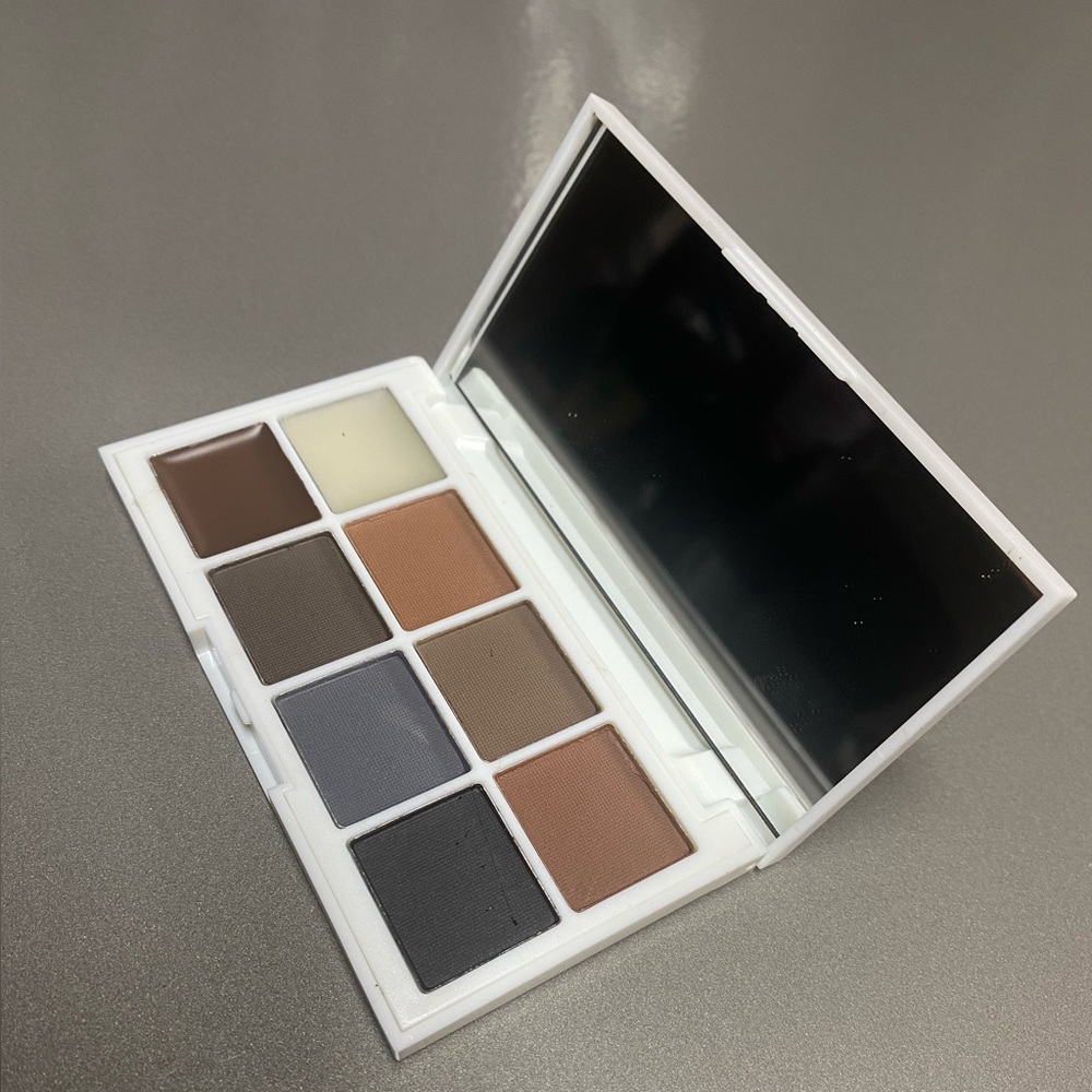 NEW EYEBROW PALETTE BELLA FOREVER